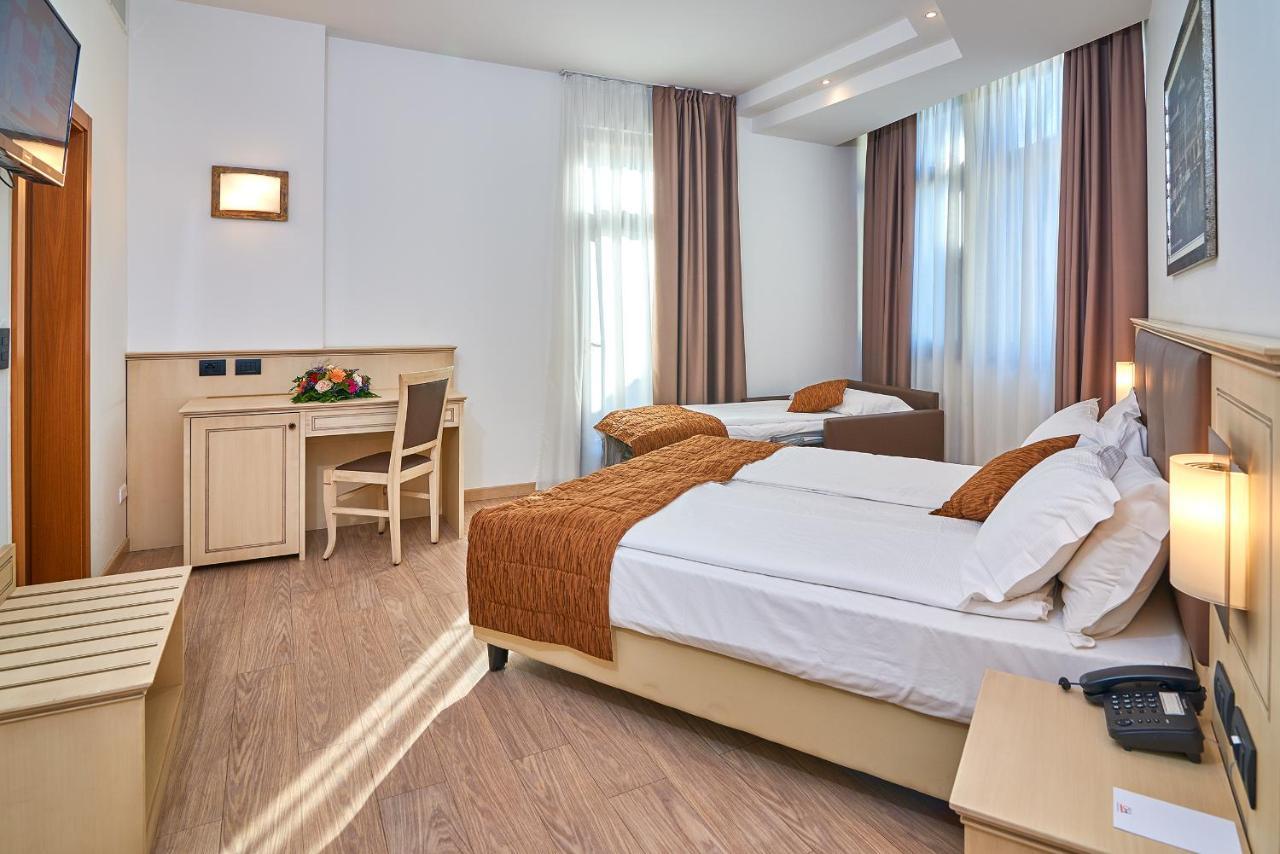 Hotel Europa - Skypool & Panorama Riva del Garda Kültér fotó