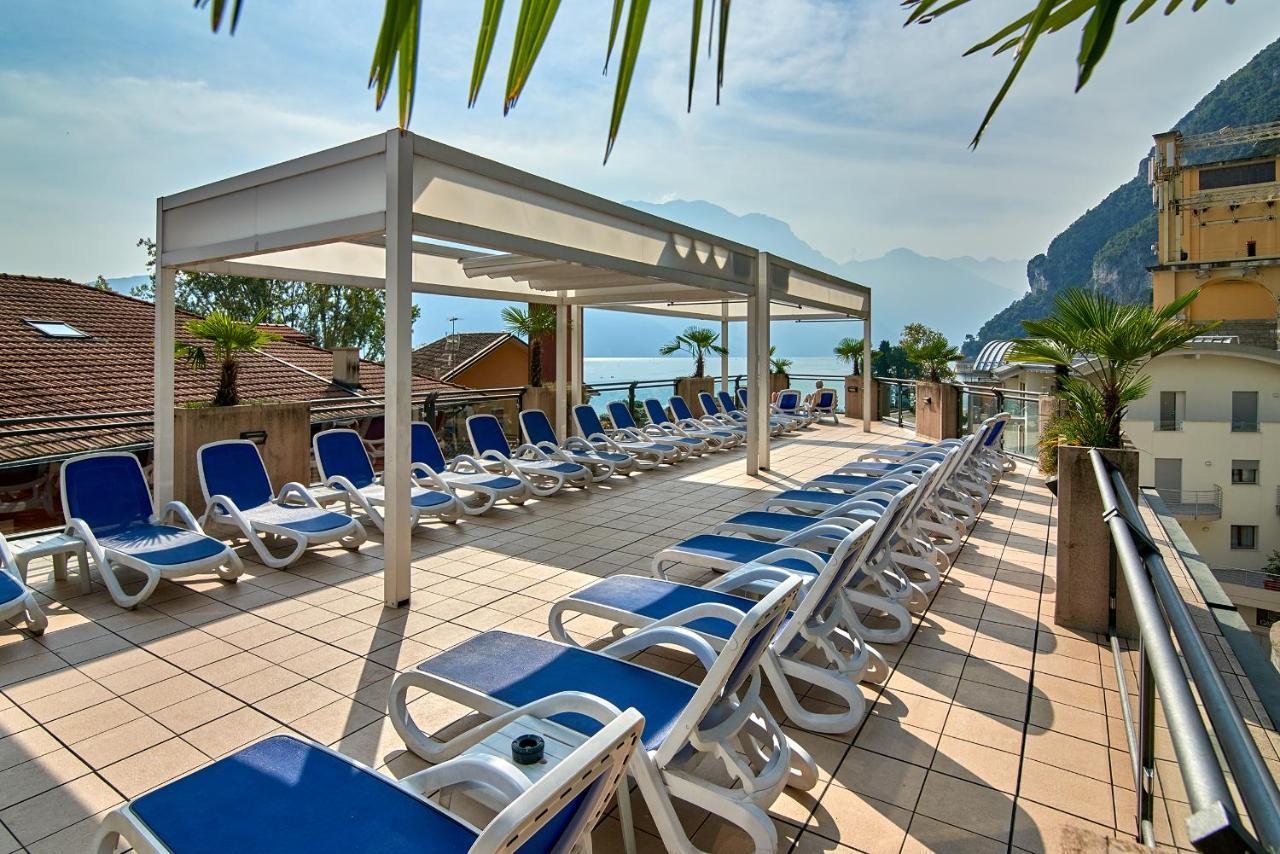 Hotel Europa - Skypool & Panorama Riva del Garda Kültér fotó